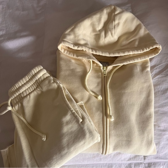 ‼️SOLD‼️TNA Sweatsuit - Picture 3 of 5